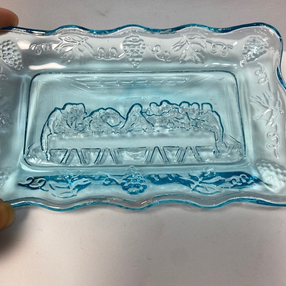Vintage Indiana Tiara Aqua Blue Glass The Last Supper Soap Dish Tray 5.5" x 3.5" - Picture 11 of 15